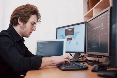 在欧亚，等风也等你——编程世界的相遇